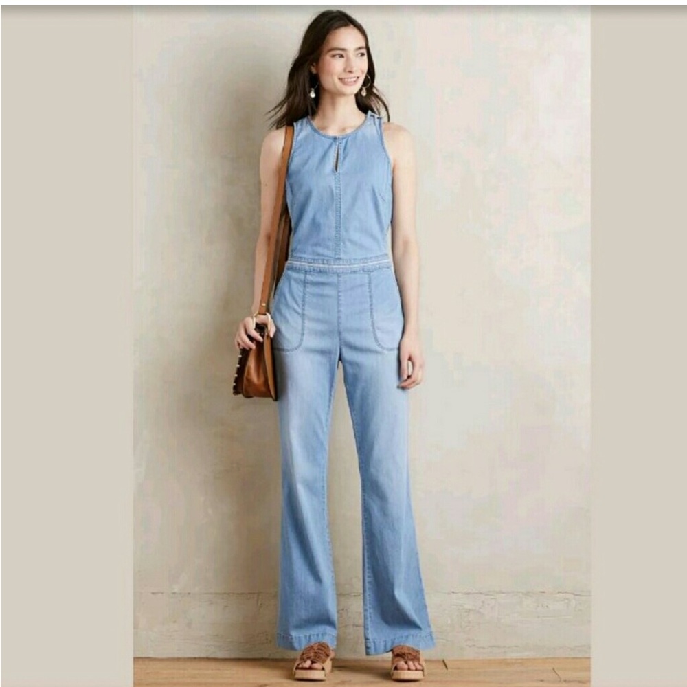 Like new Anthropologie Hei Hei Jumpsuit - denim - Size: 8 - Open back 💙